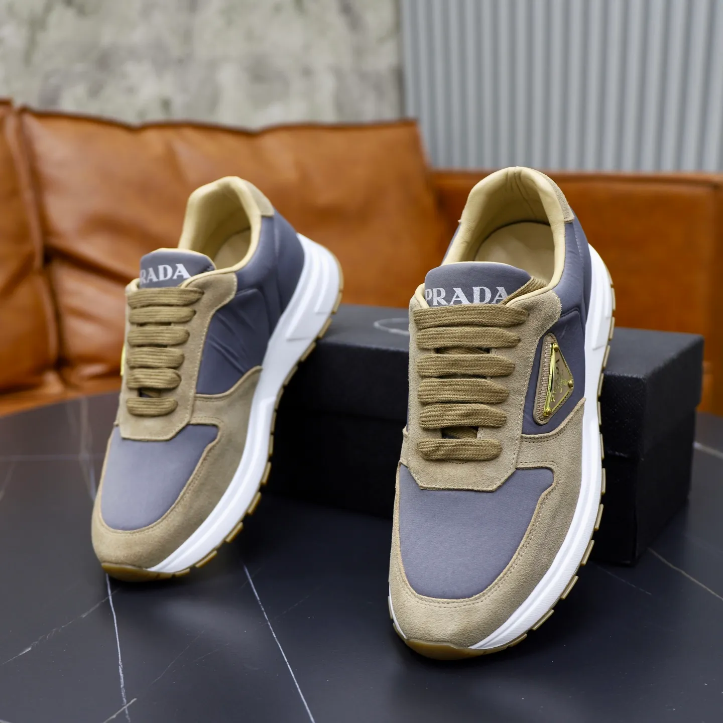 Men's shoes 💰462💰🙅‍♂️🙅‍♂️🙅‍♂️ Brand: PRADA Standard code: 38–44 (45 can be customized) Grade: Same as the official website Material: Original cowhide fabric Comfortable sheepskin lining Lightweight and wear-resistant outsole Style category: Men's fashionable casual shoes and boots Running sneakers Distinguished luxury brand elements Top luxury Color: actual picture color